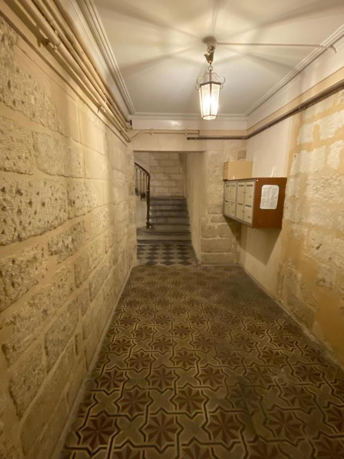 אביניון Cosy & Spa Appartement Luxe Jacuzzi Sauna Suite Cristal מראה חיצוני תמונה